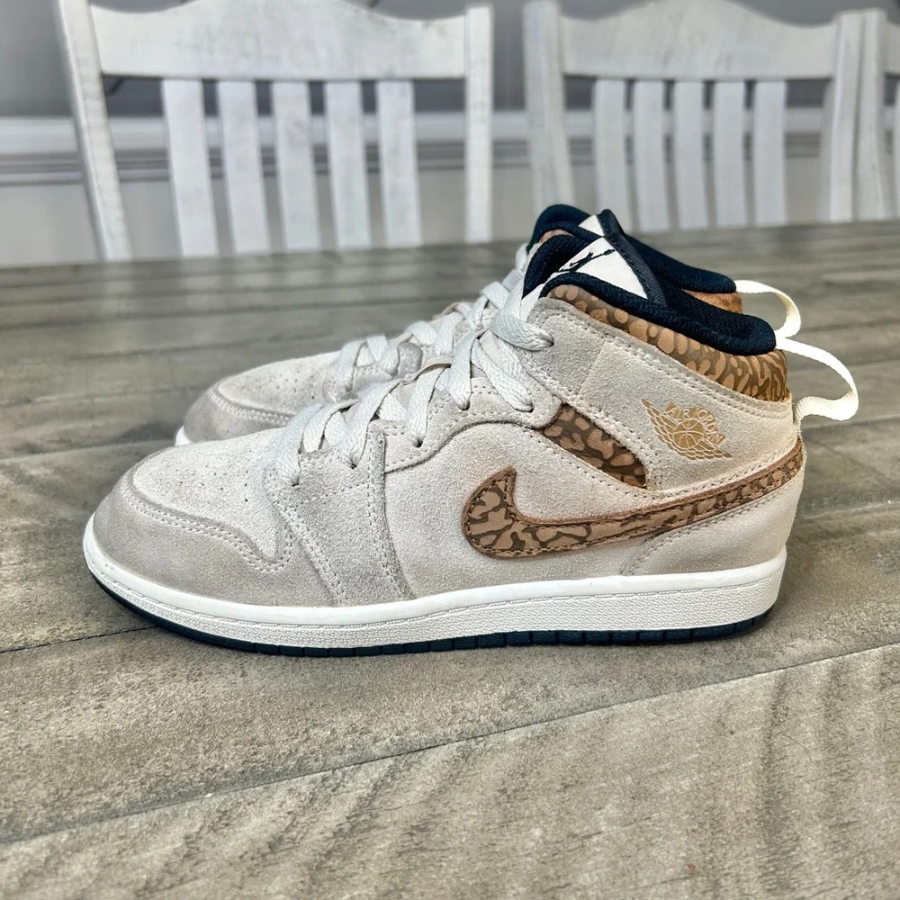 Nike Air Jordan 1 Mid SE Shoes 